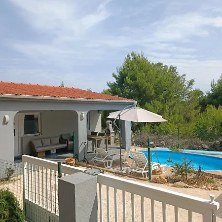 Holiday home Pine Holliday House